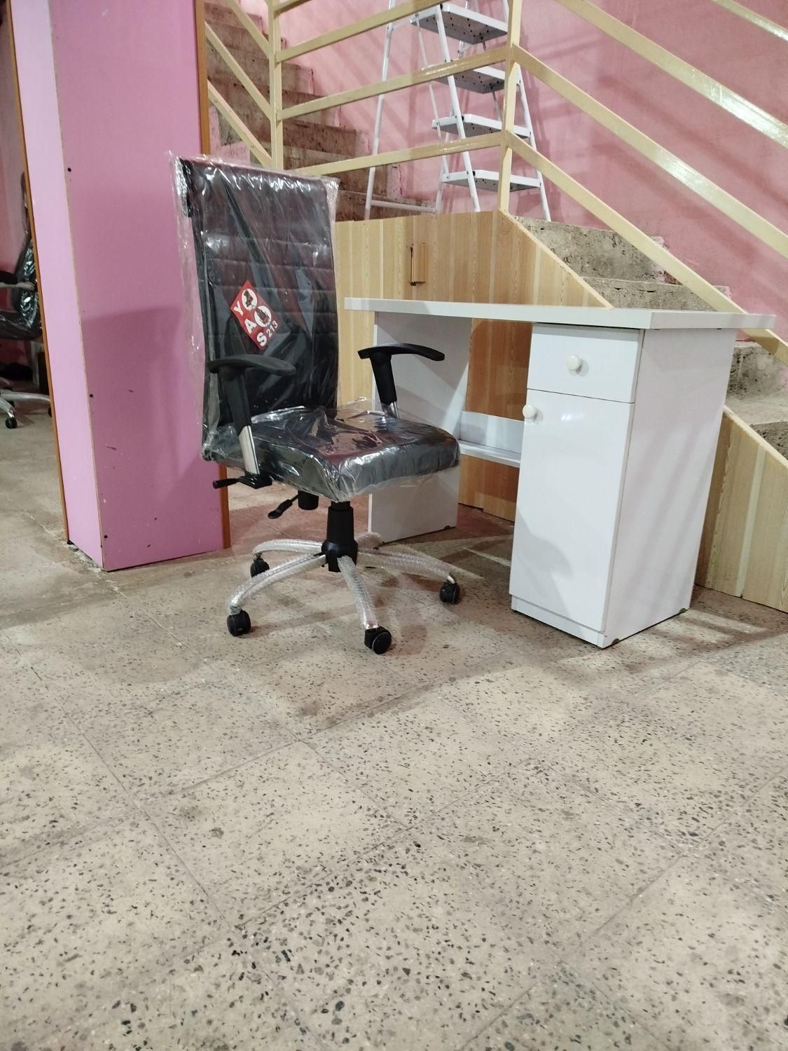 صندلی گردون کرکره ای دومکانیزمه|صندلی و نیمکت|اردبیل, |دیوار