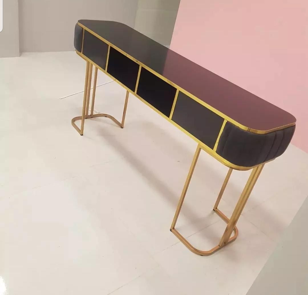 میز فورتیک ناخن دونفره|آرایشگاه و سالن‌های زیبایی|یزد, |دیوار