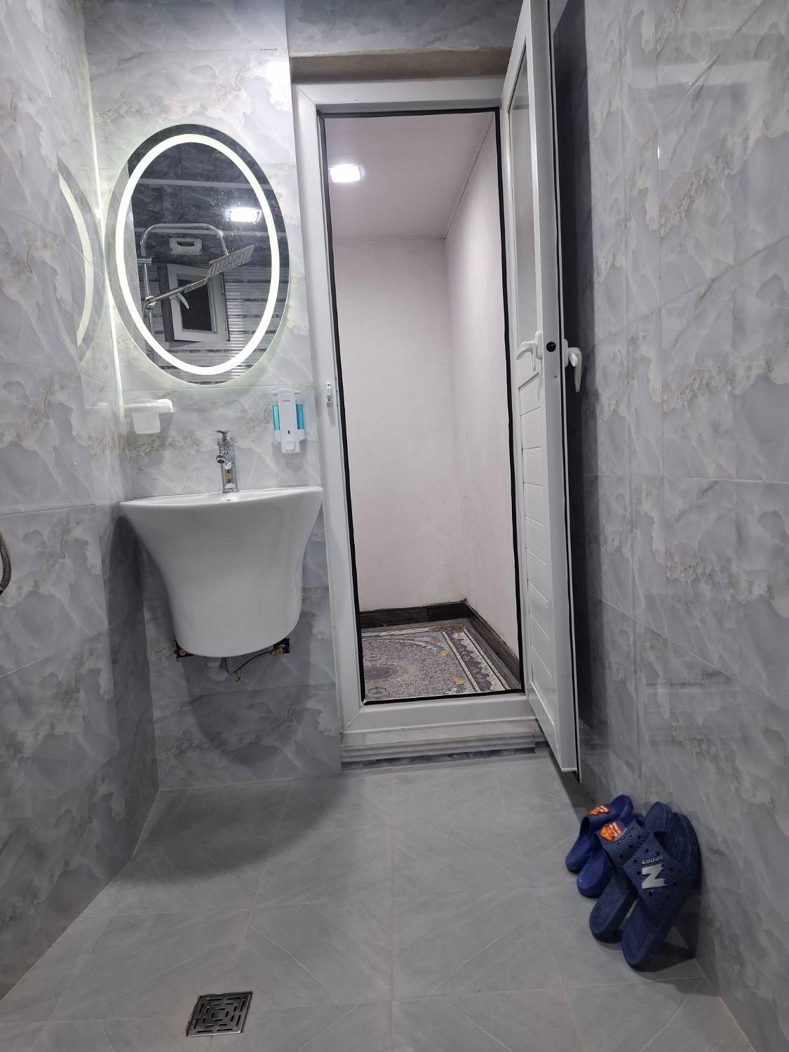 ویلا۲خواب داخل شهر ماهانه و فصلیم اجاره داده میشود|اجارهٔ کوتاه‌مدت ویلا و باغ|رامسر, |دیوار