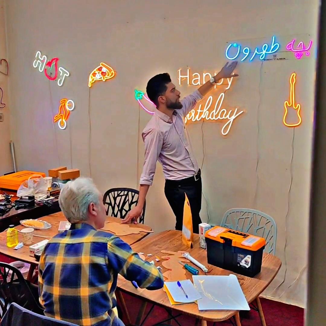 آموزش تابلو نئون/آموزش تابلوسازی/نئون فلکسی|خدمات آموزشی|تهران, بازار|دیوار