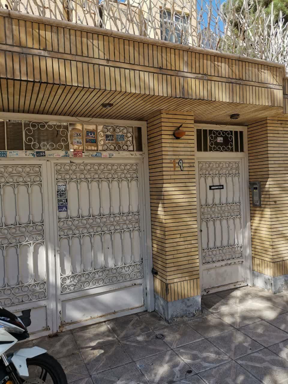 زمین ۲۵۰ متری با ۶۰۰ متر بنا ۳ طبقه گل عدل خمینی|فروش خانه و ویلا|مشهد, امام خمینی|دیوار