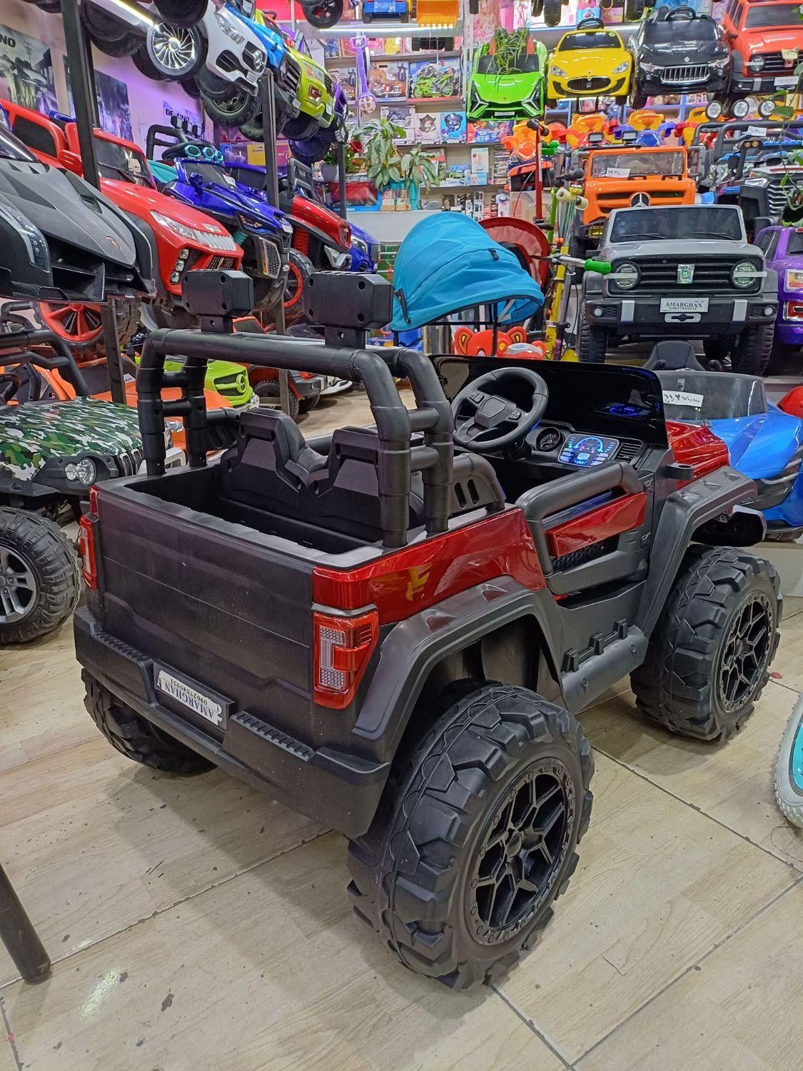 ماشین شارژی بنز آفرود چهارموتورگهواره ای متالیک|اسباببازی بچه|مشهد, توس (بلوار توس)|دیوار