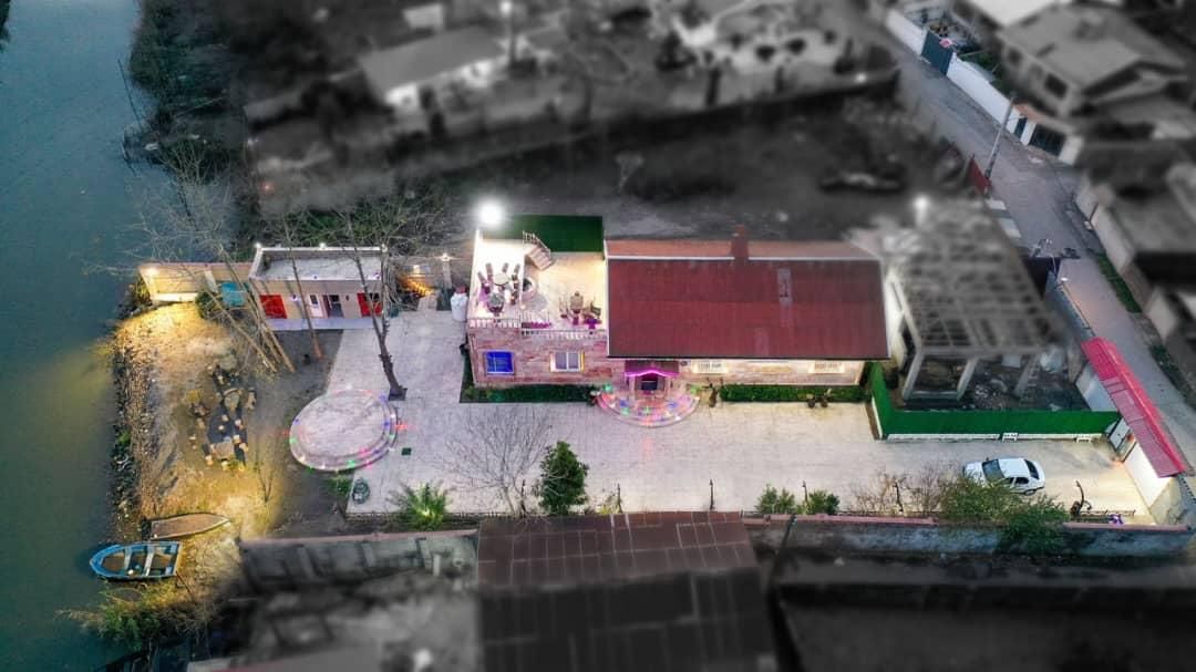 استخردار روفگاردن/بزرگ|اجارهٔ کوتاه‌مدت ویلا و باغ|بندر انزلی, قلم گوده|دیوار