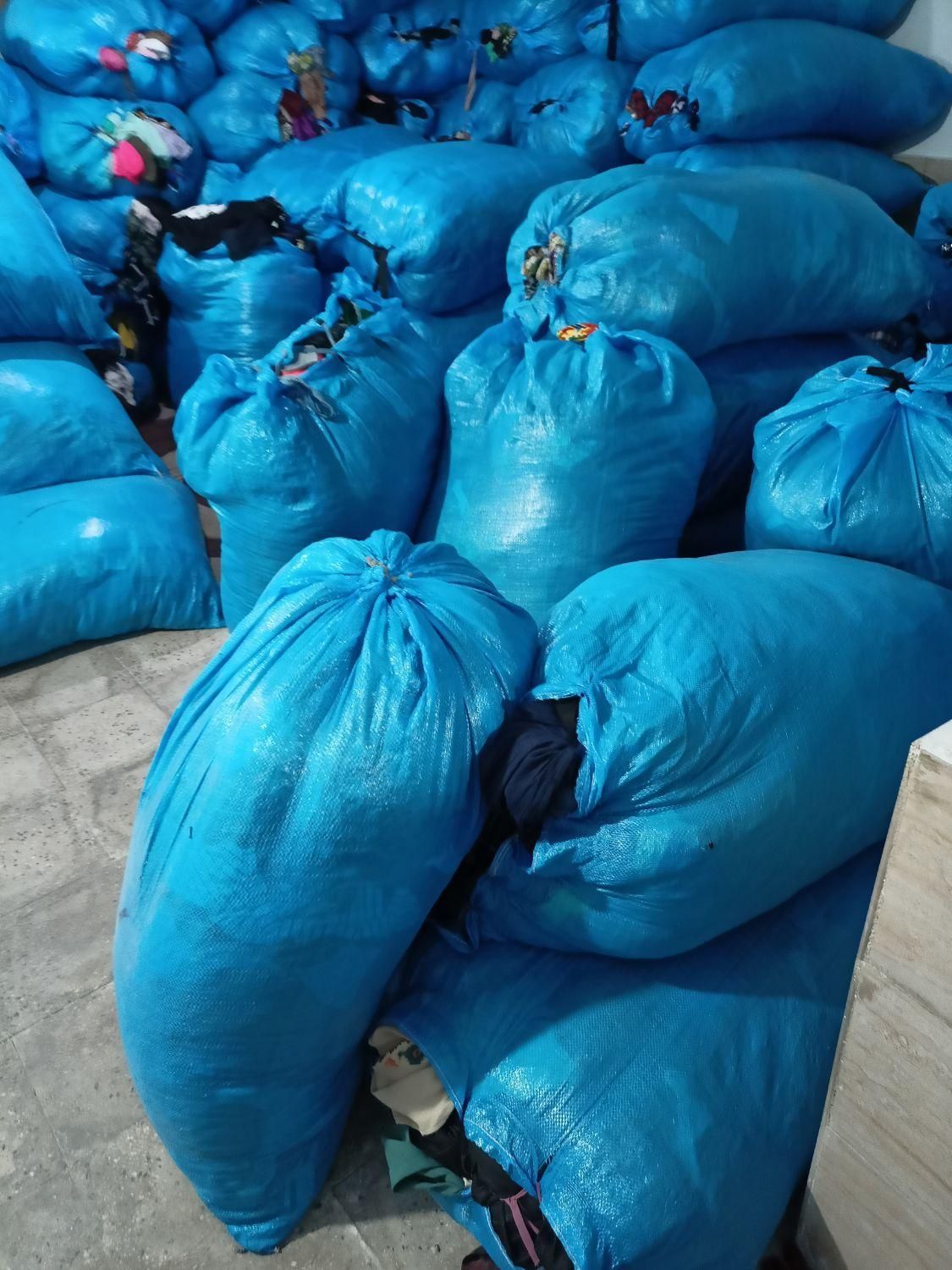 لباس تاناکورا عمده|لباس|قدس, |دیوار