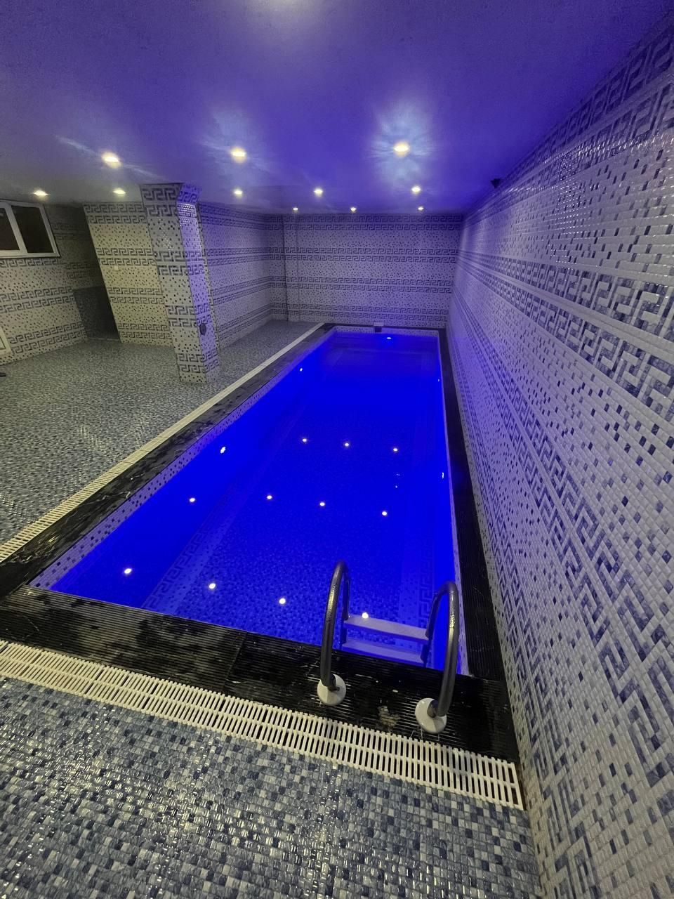 اجاره ی ویلا استخردار (تازه ساخت و لوکس)|اجارهٔ کوتاه‌مدت ویلا و باغ|ساری, |دیوار