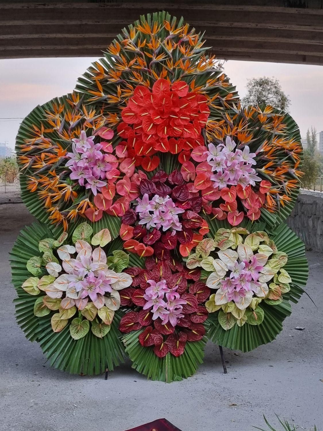 تاج گل افتتاحیه تحویل جلوی نمایشگاه سئول، شهرآفتاب|گل و گیاه طبیعی|تهران, بازار|دیوار