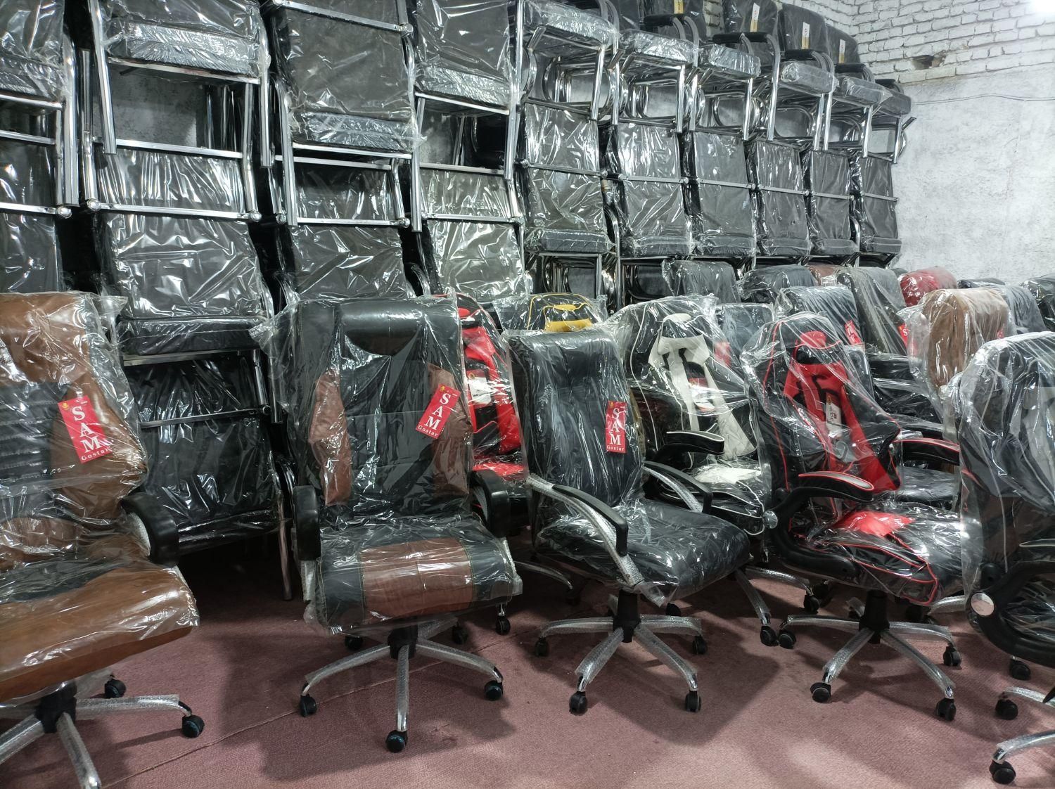 (صندلی مدیریت یا اداری)|صندلی و نیمکت|مشهد, طلاب|دیوار