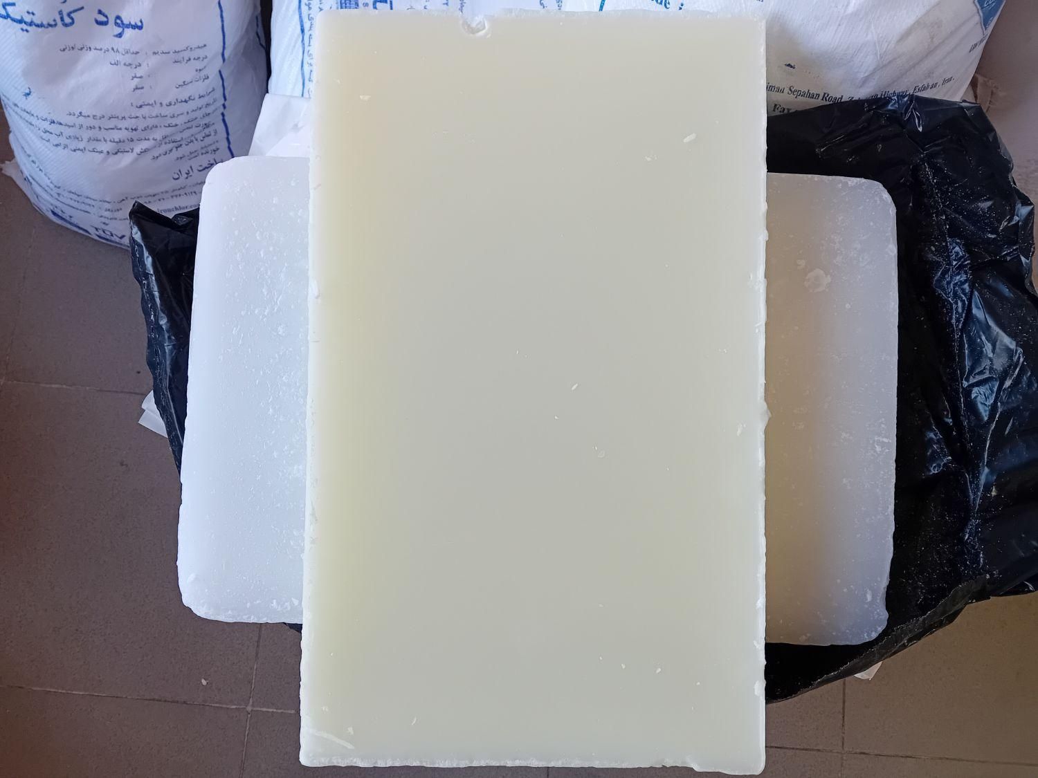 پارافین جامد و مایع|صنایع دستی و سایر لوازم تزئینی|اصفهان, دهنو|دیوار