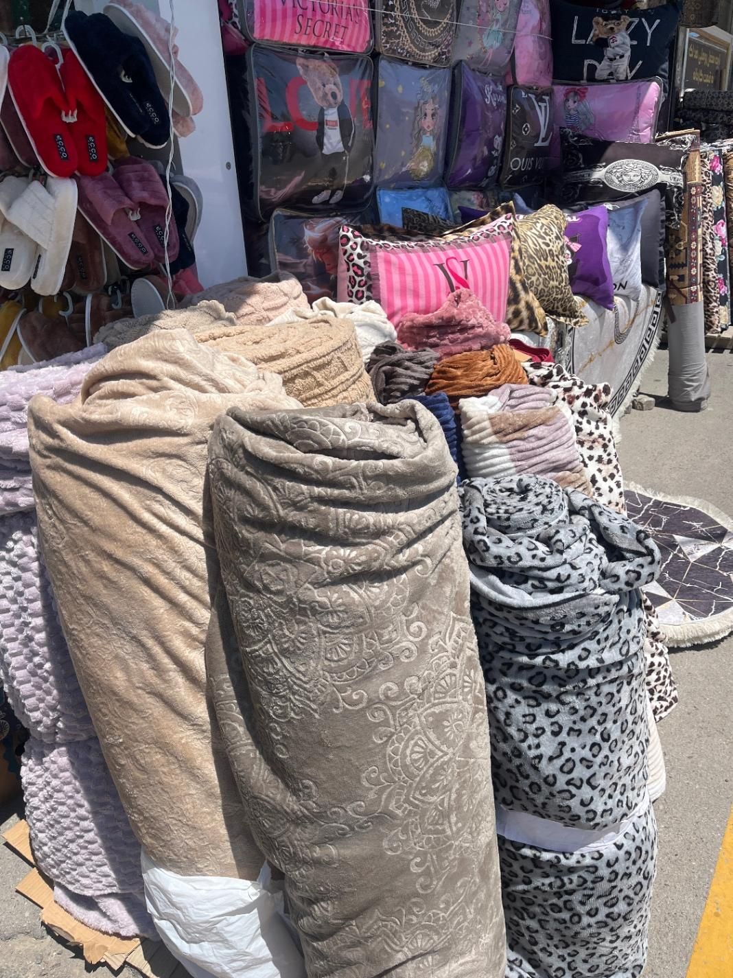 کارگر ساده برای چیدمان جلوی مغاز روزی سه ساعت|استخدام خدمات فروشگاه و رستوران|تبریز, |دیوار