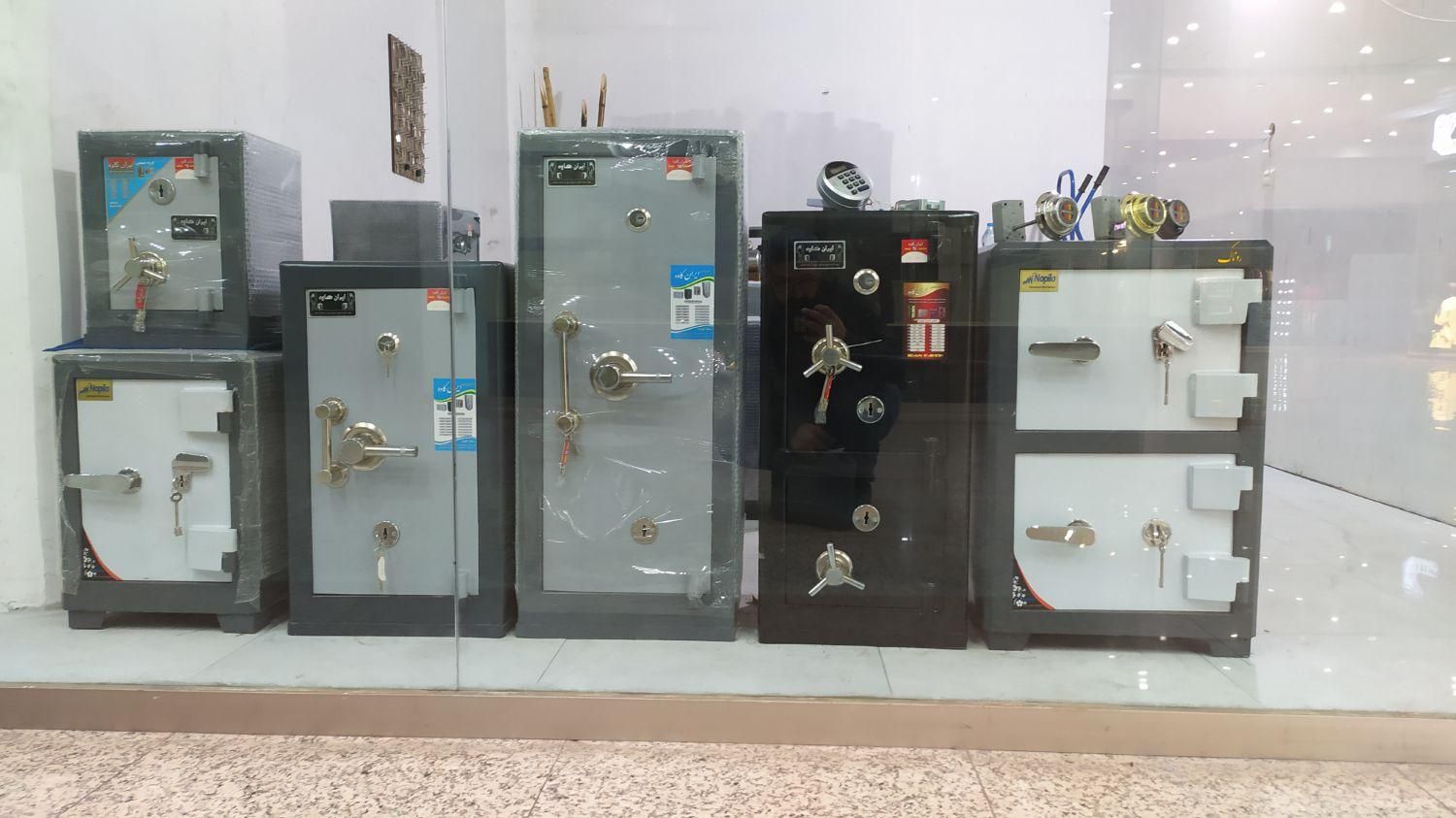 فروش گاوصندوق 250کوتاه باز کردن انواع گاوصندوق|ابزارآلات|شیراز, زند|دیوار
