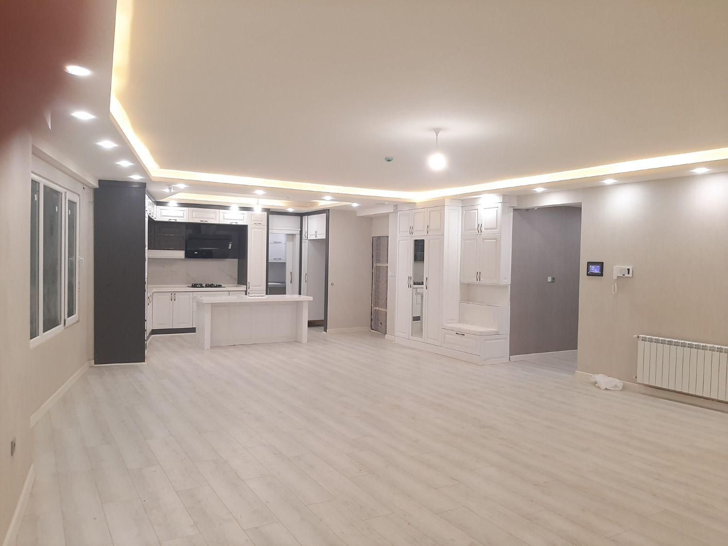 بلوارگیلان/۲۲۳متر/تکواحدی/چهارخواب/دوپارکینگ|فروش آپارتمان|رشت, گلسار|دیوار