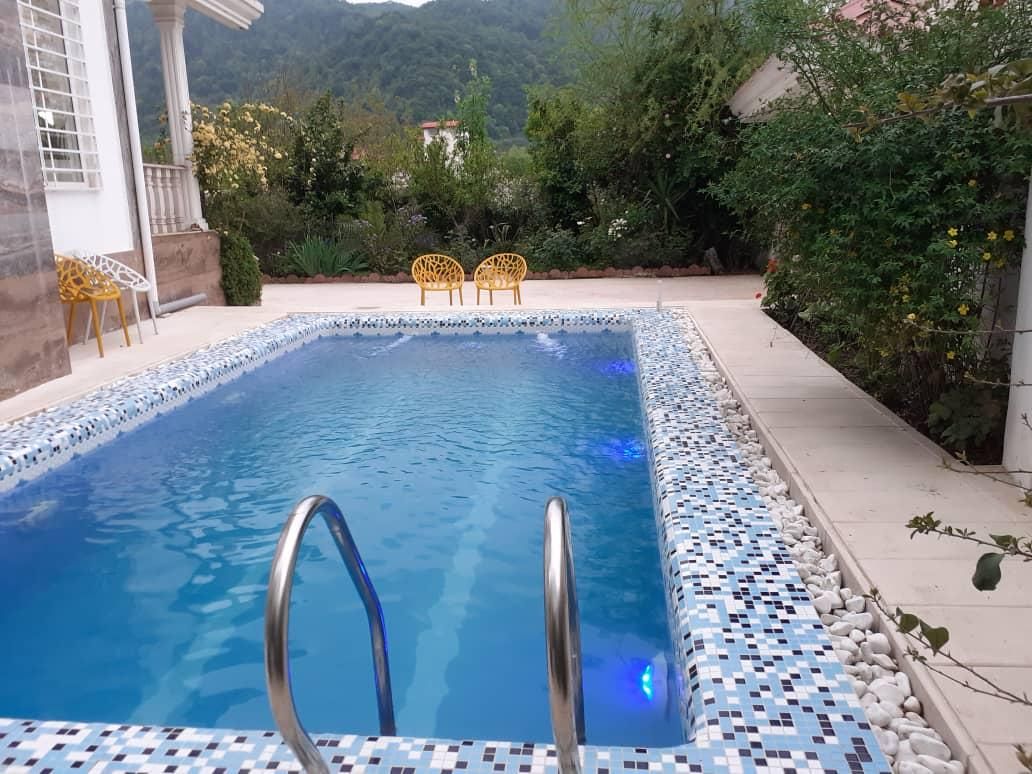 ویلای ۴۰۰ متری با استخر خیلی گرم|اجارهٔ کوتاهمدت ویلا و باغ|نوشهر, |دیوار