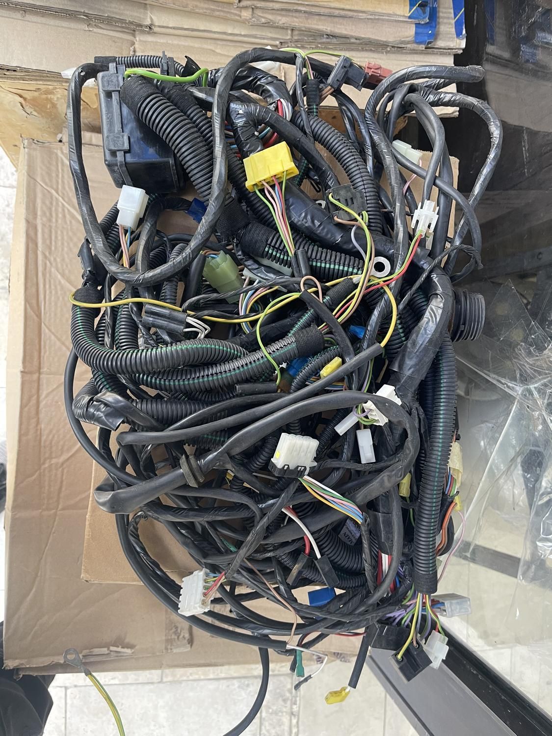 پخش سیم کشى کابین (جعبه فیوز) پیکان سوارى|قطعات یدکی و لوازم جانبی|شوش, |دیوار