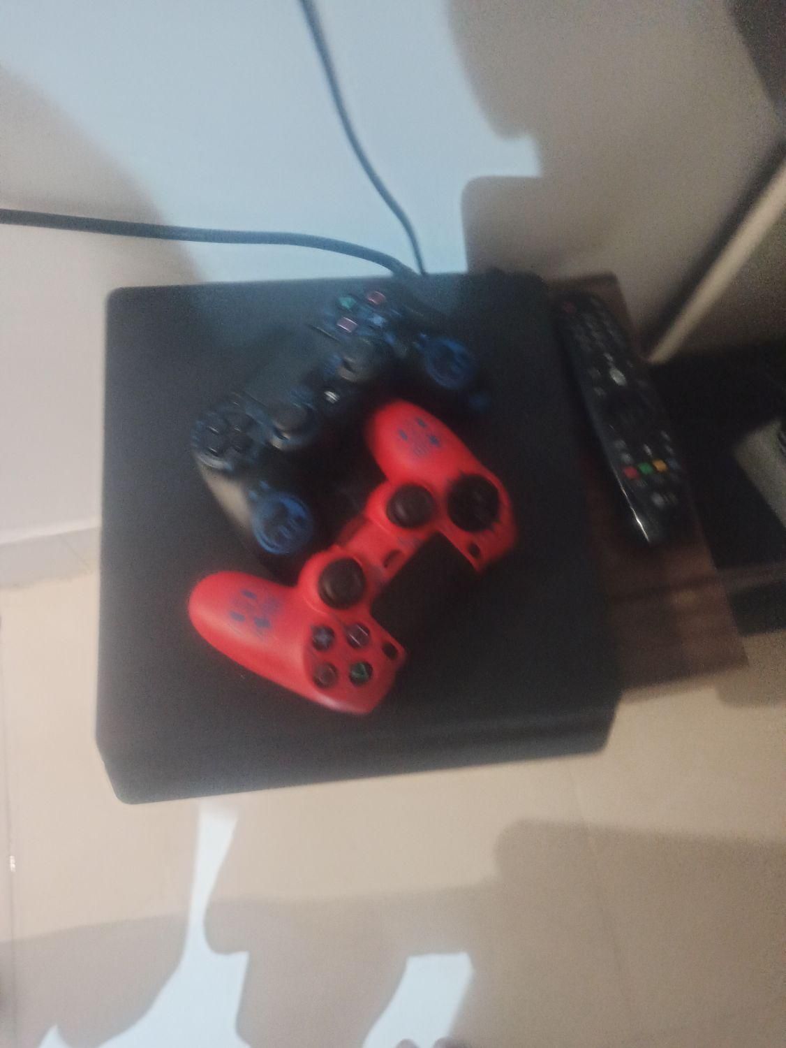 فروش کنسول PS4 با ۱۰ بازی اورجینال|کنسول، بازی ویدئویی و آنلاین|اصفهان, آزادگان|دیوار