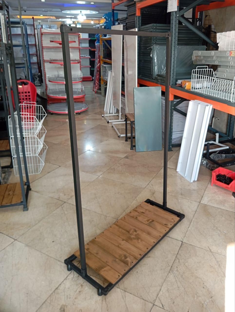 رگال آویز لباس .|فروشگاه و مغازه|یزد, |دیوار