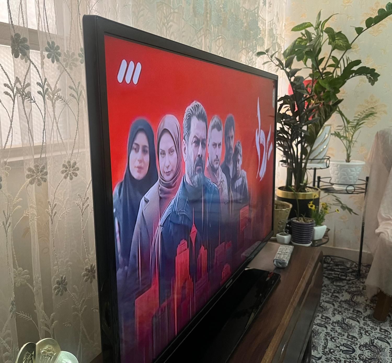 تلویزیون ال ای دی سامسونگ ۴۰ اینچ تمیز و سالم|تلویزیون و پروژکتور|تهران, جوانمرد قصاب|دیوار