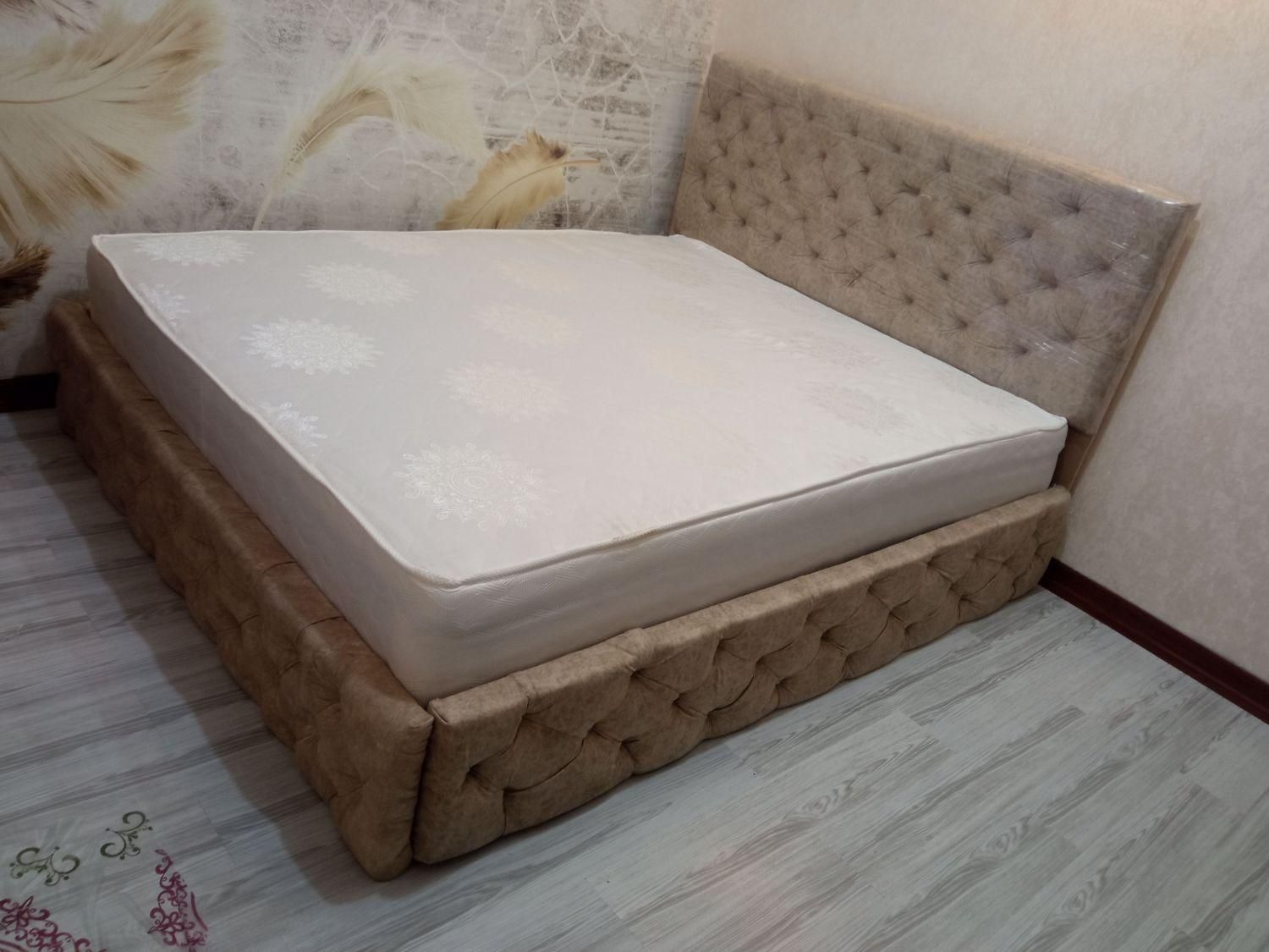 تخت لمسه دونفره|تخت و سرویس خواب|گلبهار, شهر جدید گلبهار|دیوار