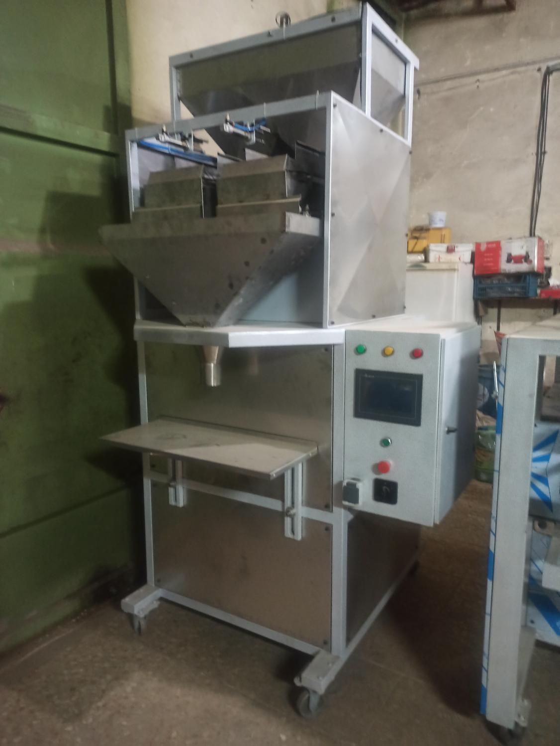 دستگاه بسته بندی دو توزین|ماشین‌آلات صنعتی|فلاورجان, |دیوار