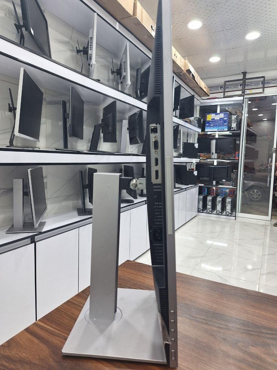 مانیتور صفحه تخت hp e243|قطعات و لوازم جانبی رایانه|بندر گناوه, |دیوار