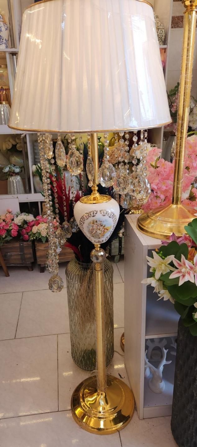 آباژور کنار سالنی قپه چینی|چراغ خواب و آباژور|قم, بنیاد|دیوار