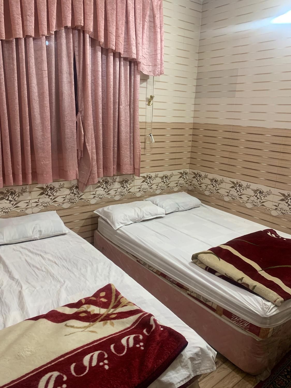 سوییت آپارتمان با پارکینگ اختصاصی مهمان پذیری|اجارهٔ کوتاه‌مدت آپارتمان و سوئیت|مشهد, حرم مطهر رضوی|دیوار