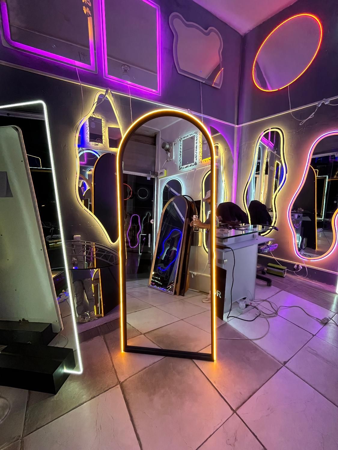silvermirrorتخصصی ترین مرکزاینه استان|آینه|خرم‌آباد, |دیوار