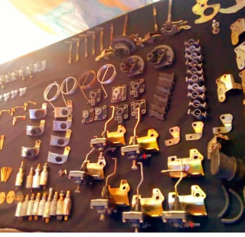 کاربراتور پژو 2000فرانسوی اصل کاربرات|قطعات یدکی و لوازم جانبی|شیراز, میانرود|دیوار