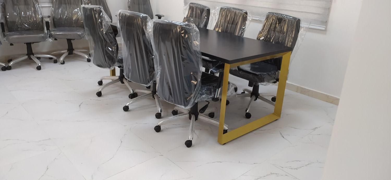 کنفرانس مدرن پایه فلزی 4 نفره 150*90|دفتر کار|کرج, چهارصد دستگاه|دیوار