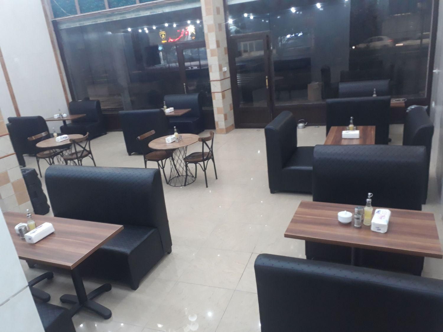 مبل و میز مدل برتویا رستورانی رستوران|کافی‌شاپ و رستوران|تهران, طرشت|دیوار