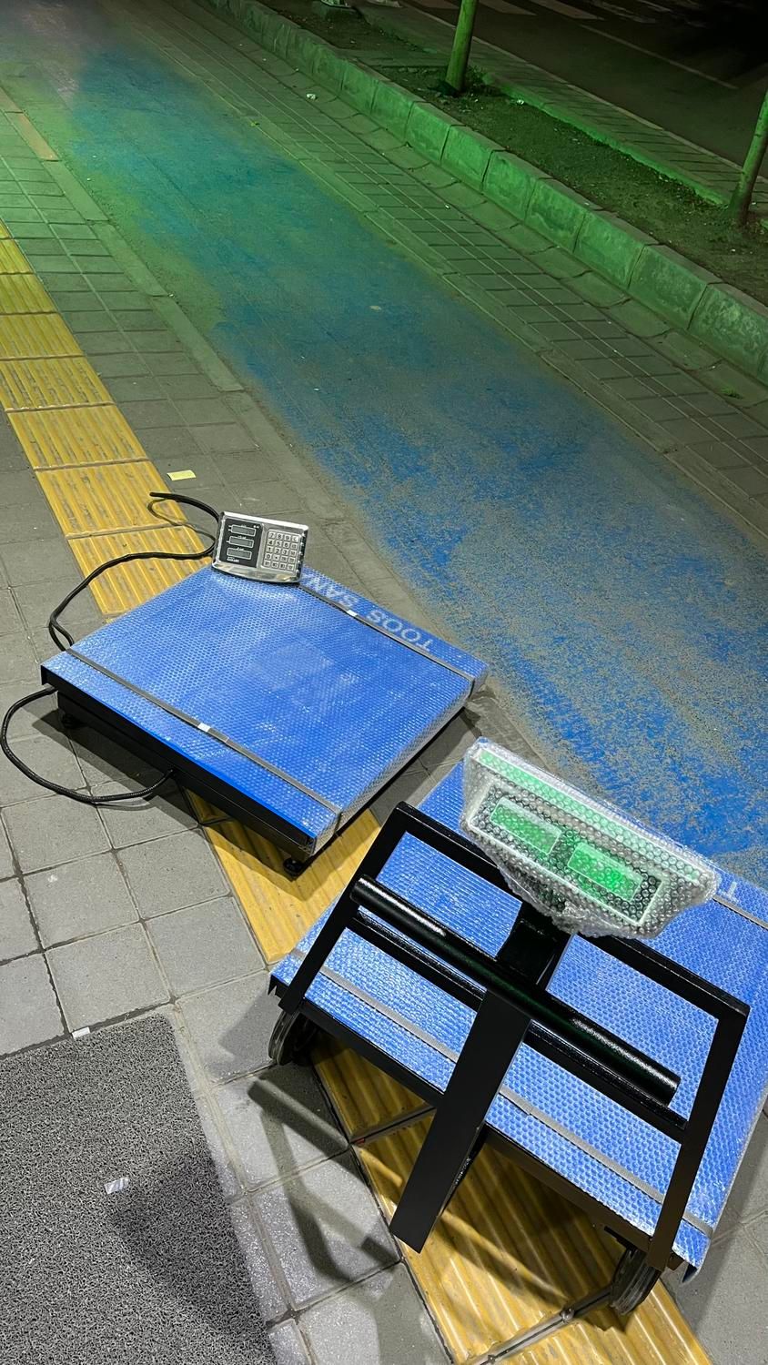 ترازو و باسکول (80 × 80) 800 کیلویی ثابت و چرخدار|فروشگاه و مغازه|مشهد, ایثارگران|دیوار