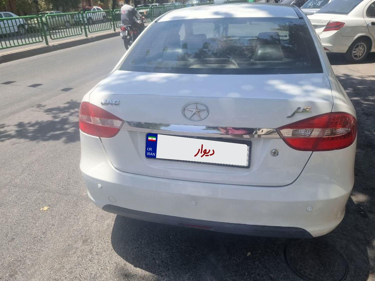 جک j5 مدل ۹۳ اتومات فنی عالی ۲۰۰ تا کارکرد|خودرو سواری و وانت|اصفهان, احمدآباد|دیوار
