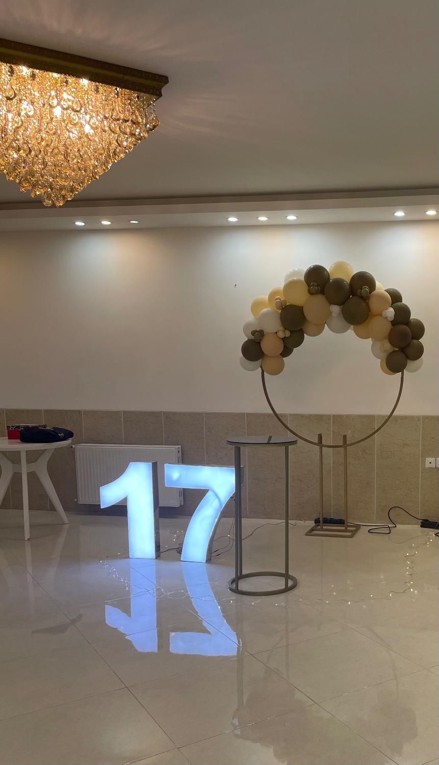 سالن جهت تولد دورهمی خانوادگی دوستانه زنانه|اجارهٔ کوتاه‌مدت ویلا و باغ|یزد, |دیوار