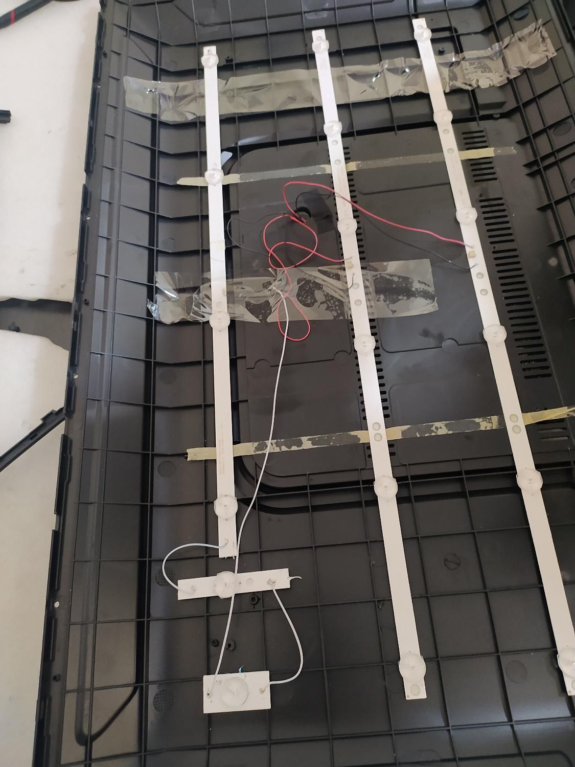 نصاب تعمیر نصب انواع تلوزیون و آنتن گیرنده دیجیتال|خدمات پیشه و مهارت|شیراز, زرهی|دیوار