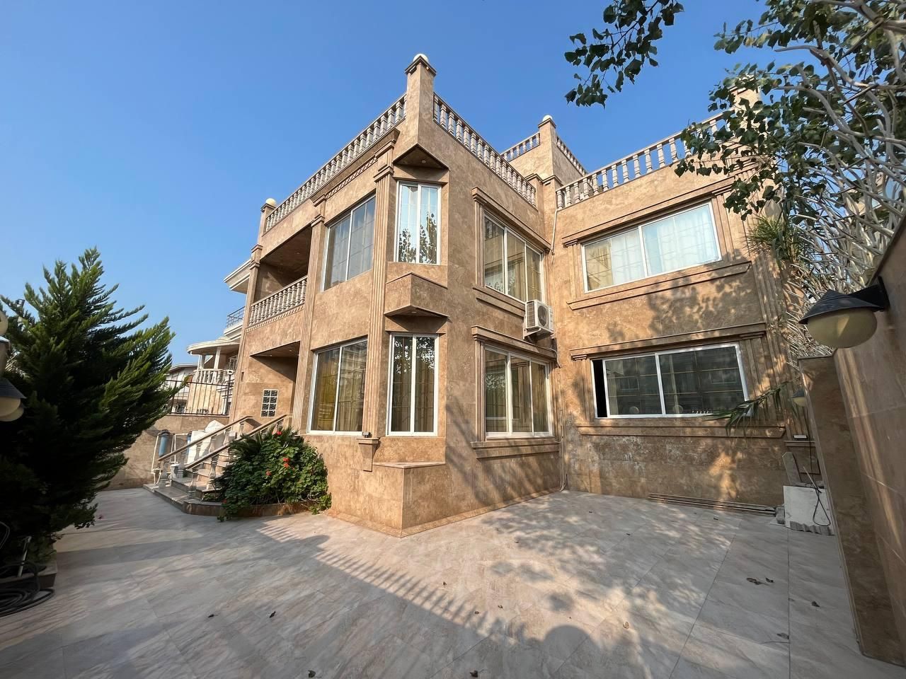 ۴ خواب استخروجکوزی با ویوی دریا (مستقیم از مالک)|اجارهٔ کوتاه‌مدت ویلا و باغ|سرخرود, |دیوار