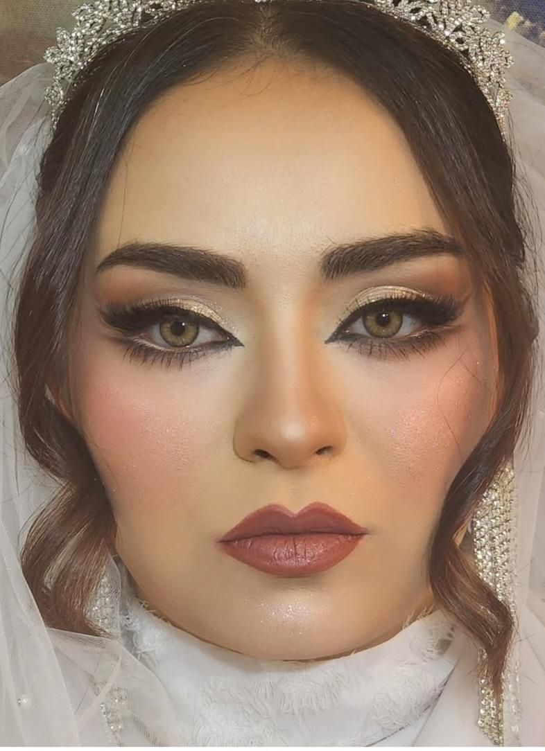 پکیج میکاپ و شینیون حرفه ای ۱۵۰۰، مدل کوتاهی ۱۵۰|خدمات آرایشگری و زیبایی|تهران, جمهوری|دیوار
