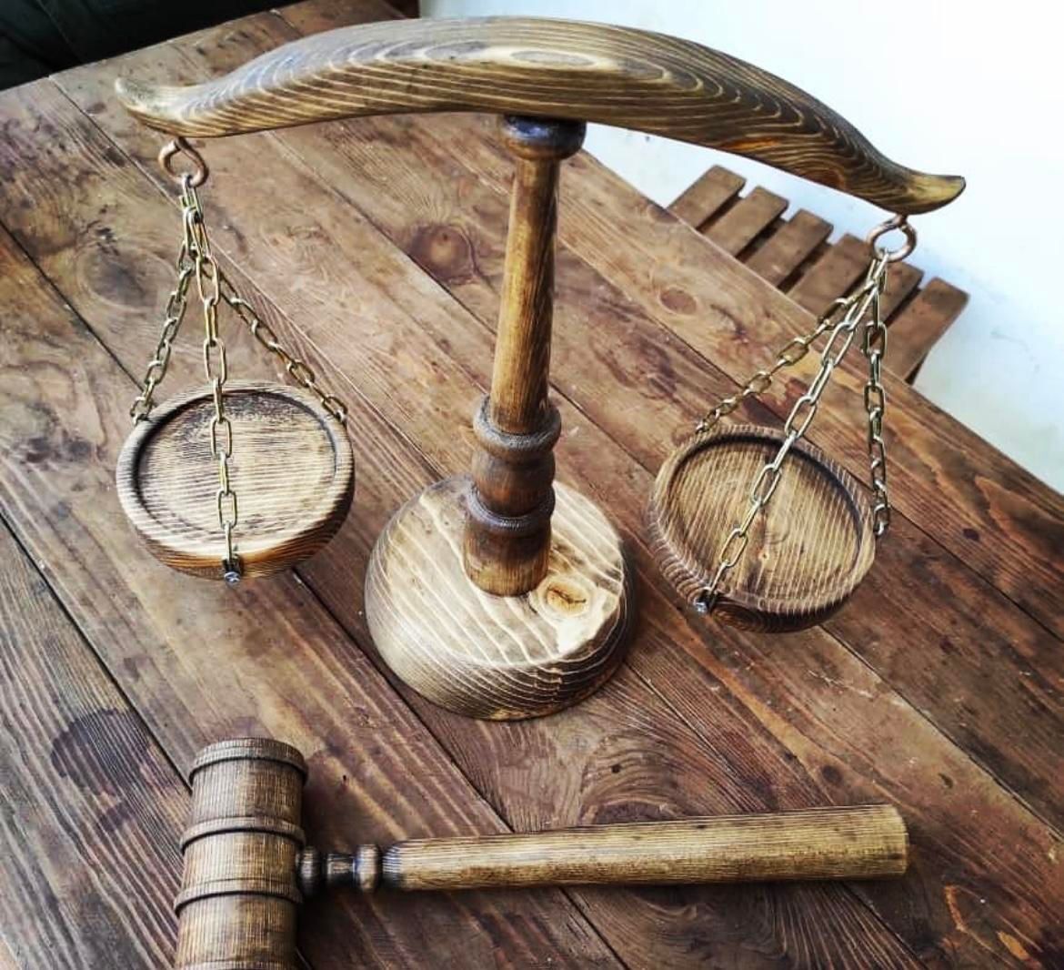 وکیل دادگستری و‌مشاور حقوقی|خدمات مالی، حسابداری، بیمه|کیش, |دیوار