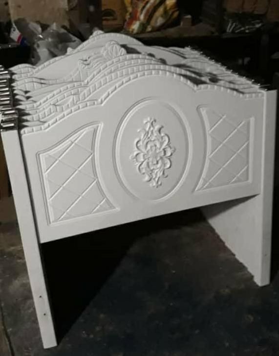 تخت۱نفرهس|تخت و سرویس خواب|بندر انزلی, آذربایجان|دیوار