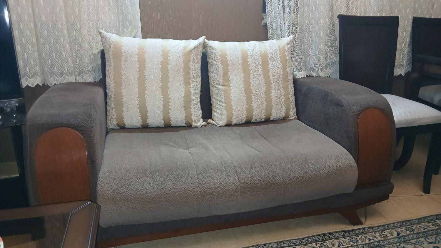 مبل کاملا سالم|مبلمان خانگی و میز عسلی|بروجرد, |دیوار