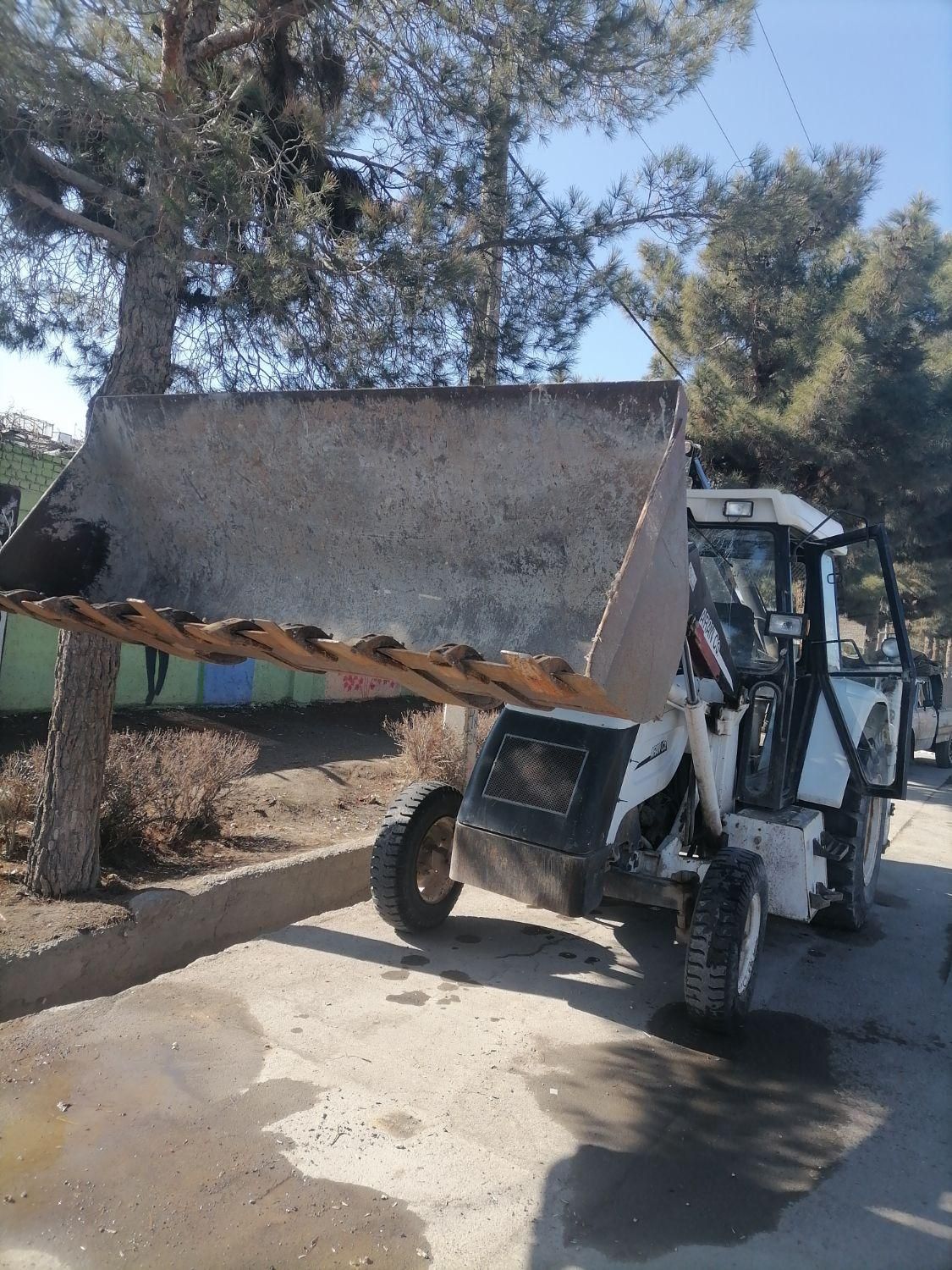 خدمات بیل مکانیکی، کمپرسی،تانکر، تراکتور، تیلر|خدمات حمل و نقل|تربت‌حیدریه, ۴۵ متری|دیوار