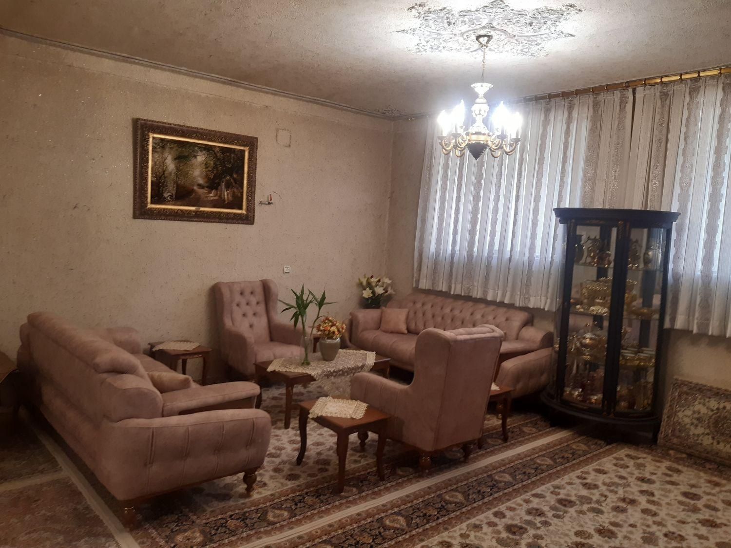 ویلایی جنوبی ۲۷۶ متر ایستگاه یک کارمندان|فروش خانه و ویلا|کرمانشاه, |دیوار