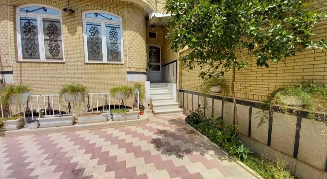 دوخوابه میدان معلم ویلایی|اجارهٔ کوتاه‌مدت ویلا و باغ|شیراز, فرهنگ شهر|دیوار
