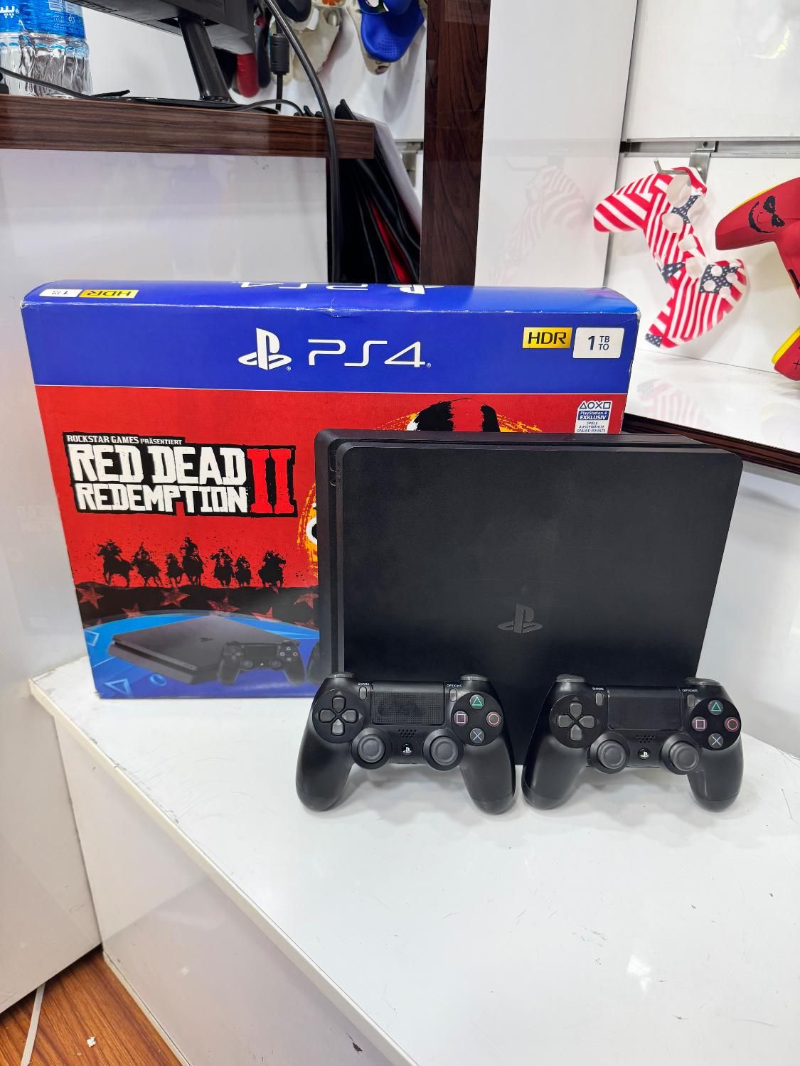 Ps4 slim 1tb ۲ دسته در حد نو|کنسول، بازی ویدئویی و آنلاین|تهران, صادقیه|دیوار