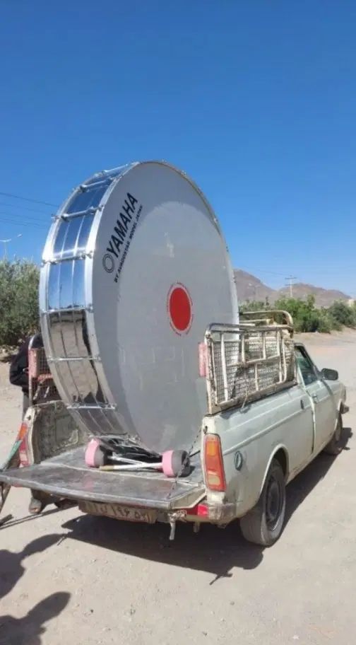 طبل ۲متری|درام و پرکاشن|تهران, خواجه نظام الملک|دیوار