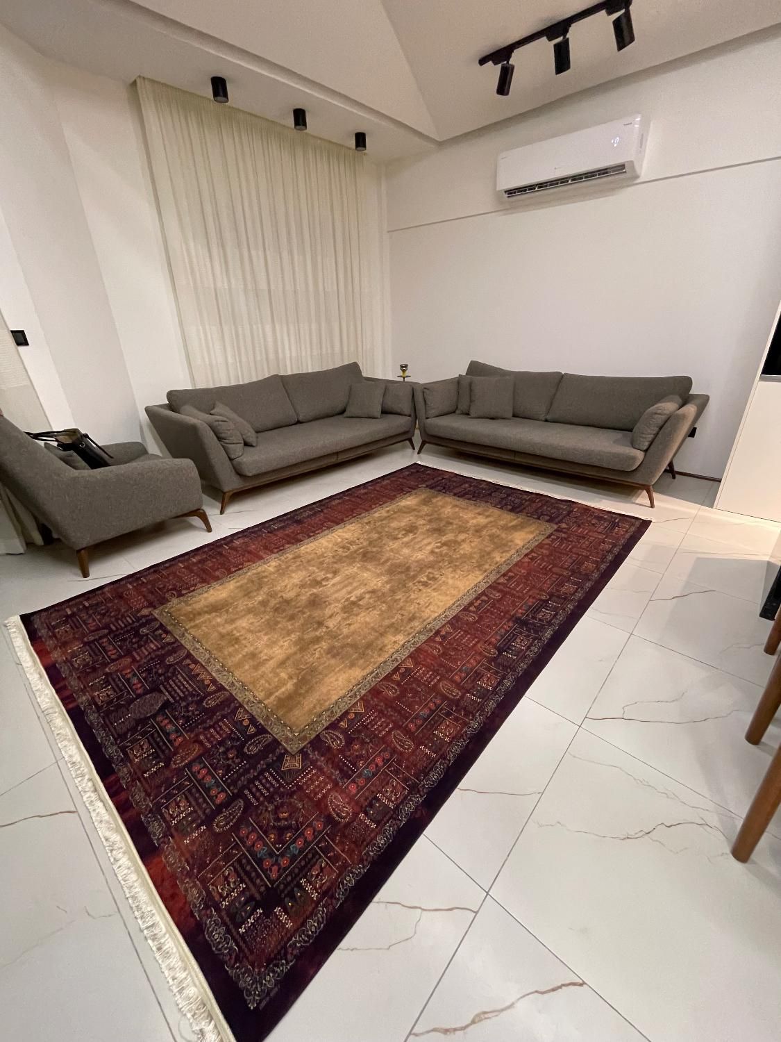 قیمت مصوبه کارخونه کاشان.۲ شیف صبح وعصر هستیم|فرش|کیش, |دیوار