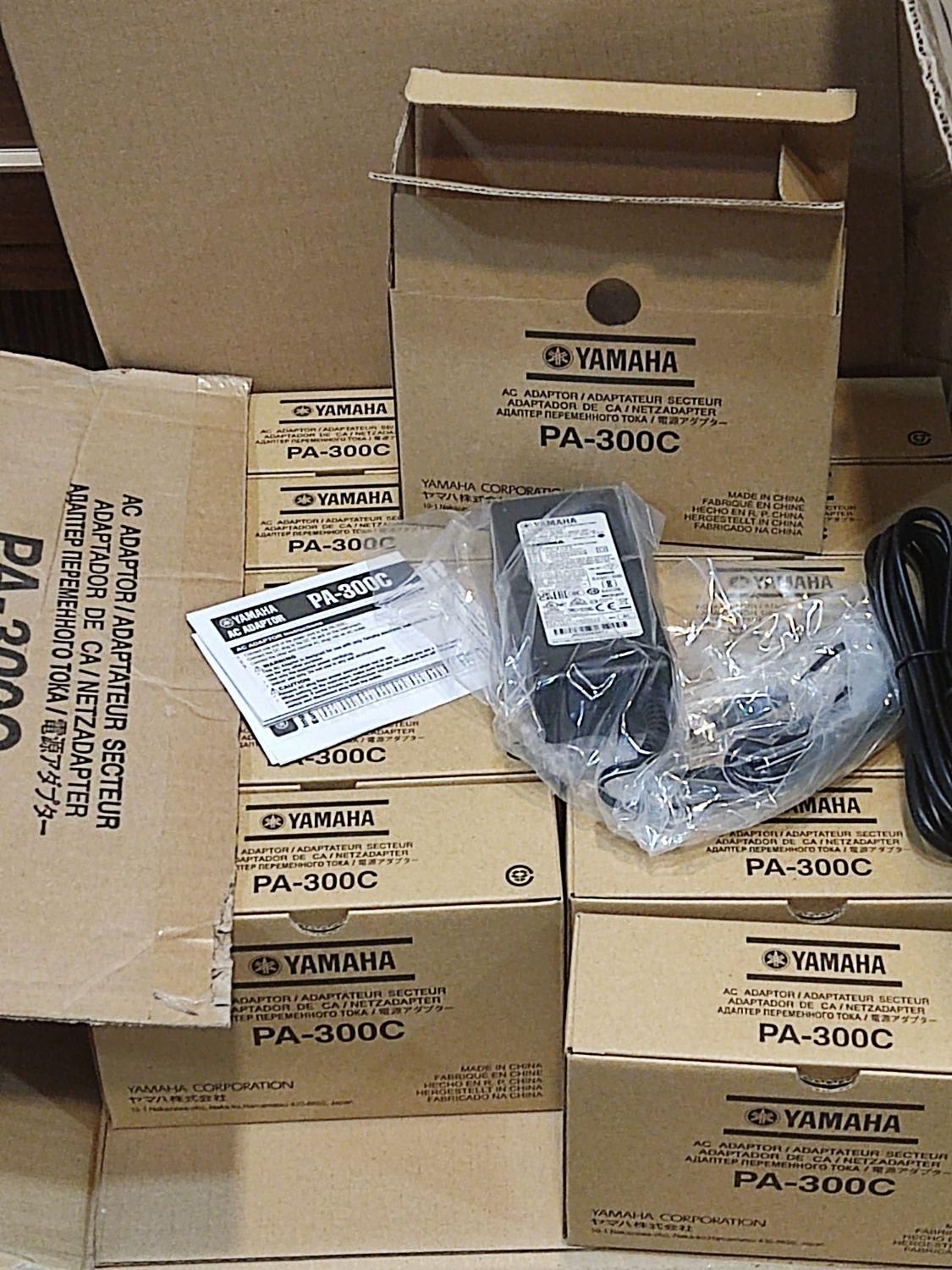 آداپتور اورجینال pa-300 یاماها 5000 و 3000 و 2000|پیانو، کیبورد، آکاردئون|تهران, بهار|دیوار