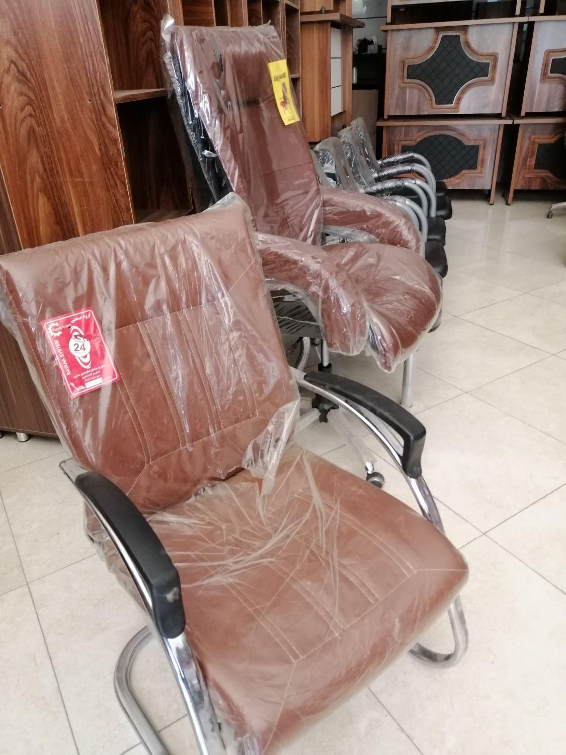 میز و صندلی اداری نو و دست دوم|دفتر کار|مشکیندشت, |دیوار