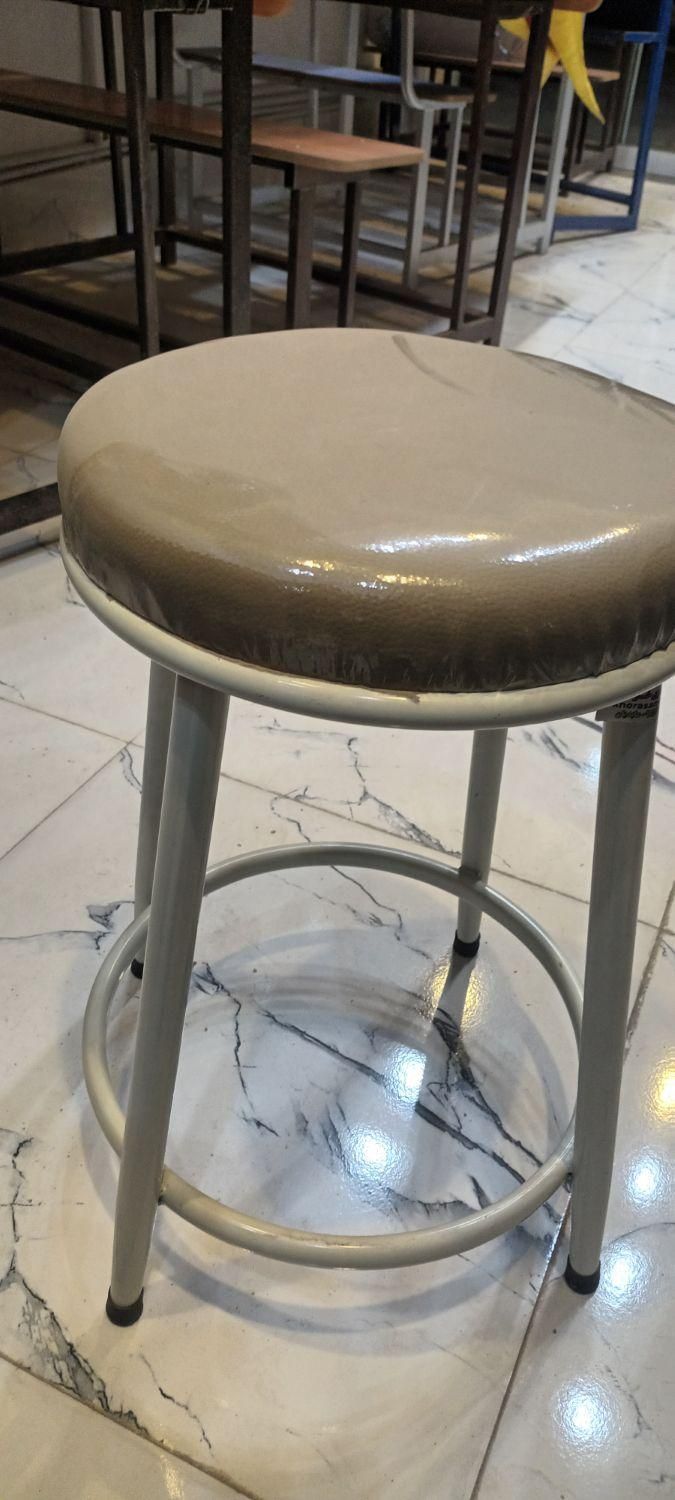 صندلی اُپنی پشتی دار|صندلی و نیمکت|مشهد, بهمن|دیوار