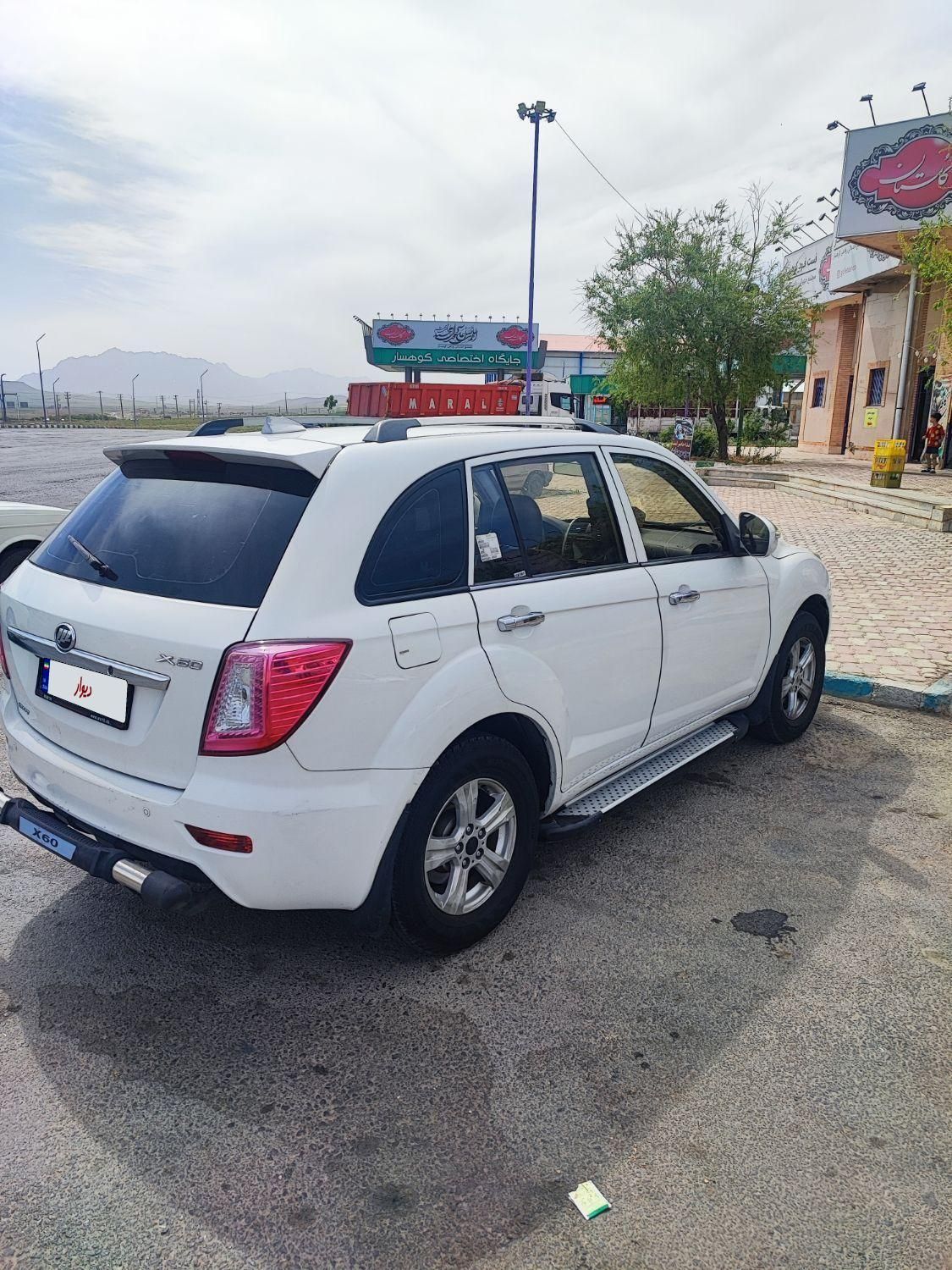 لیفان X60 دنده‌ای، مدل ۱۳۹۳ دو برگ سند خانگی|خودرو سواری و وانت|اصفهان, بوستان زاینده رود|دیوار