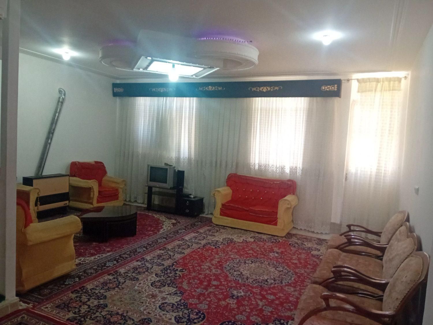 اجاره روزانه سوییت و خانه|اجارهٔ کوتاه‌مدت آپارتمان و سوئیت|بروجرد, |دیوار