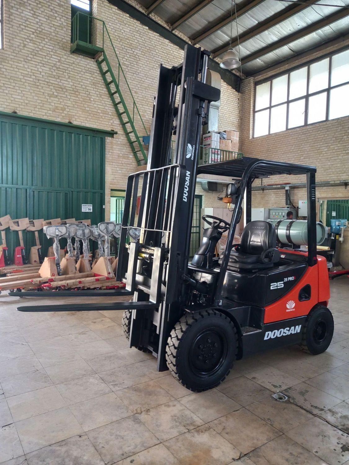 لیفتراک یال و کوماتسو و دوو|ماشین‌آلات صنعتی|رباط‌کریم, |دیوار